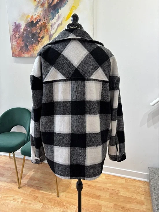 Black & White Plaid Men's Shacket Jacket - Classic Checked Overshirt - Picture 3 of 3
